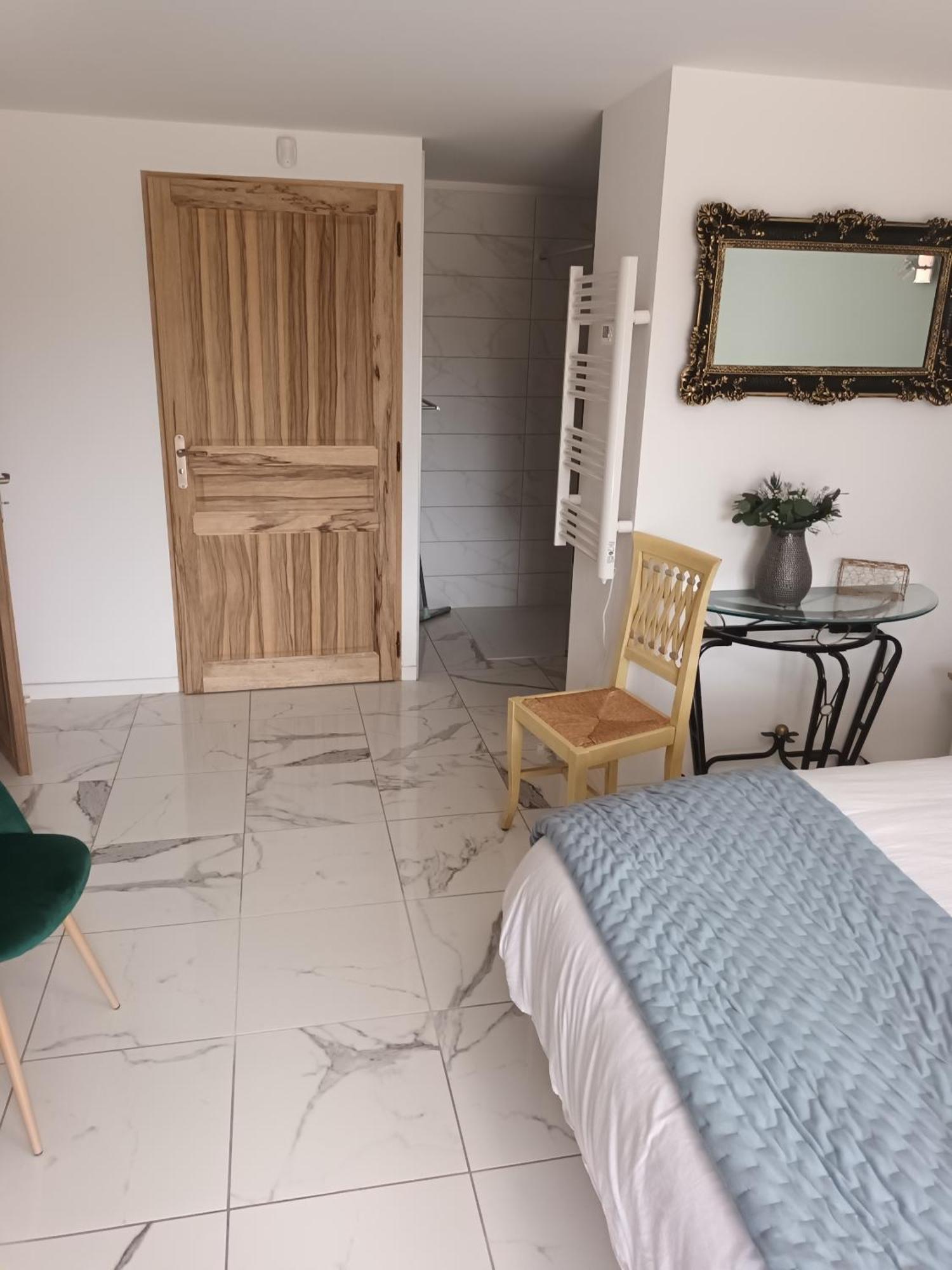 Bastide Des Martelieres Bed & Breakfast Salon-de-Provence Room photo